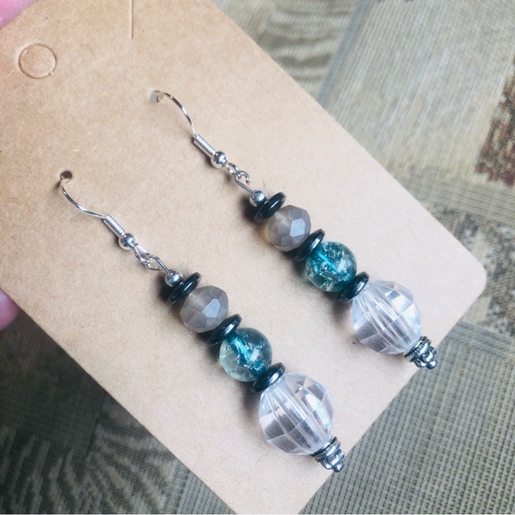 Handcrafted vintage bead glass hematite dangle earrings - Picture 3 of 4